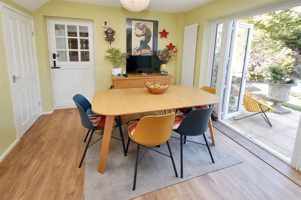 Property photo 3 of 28