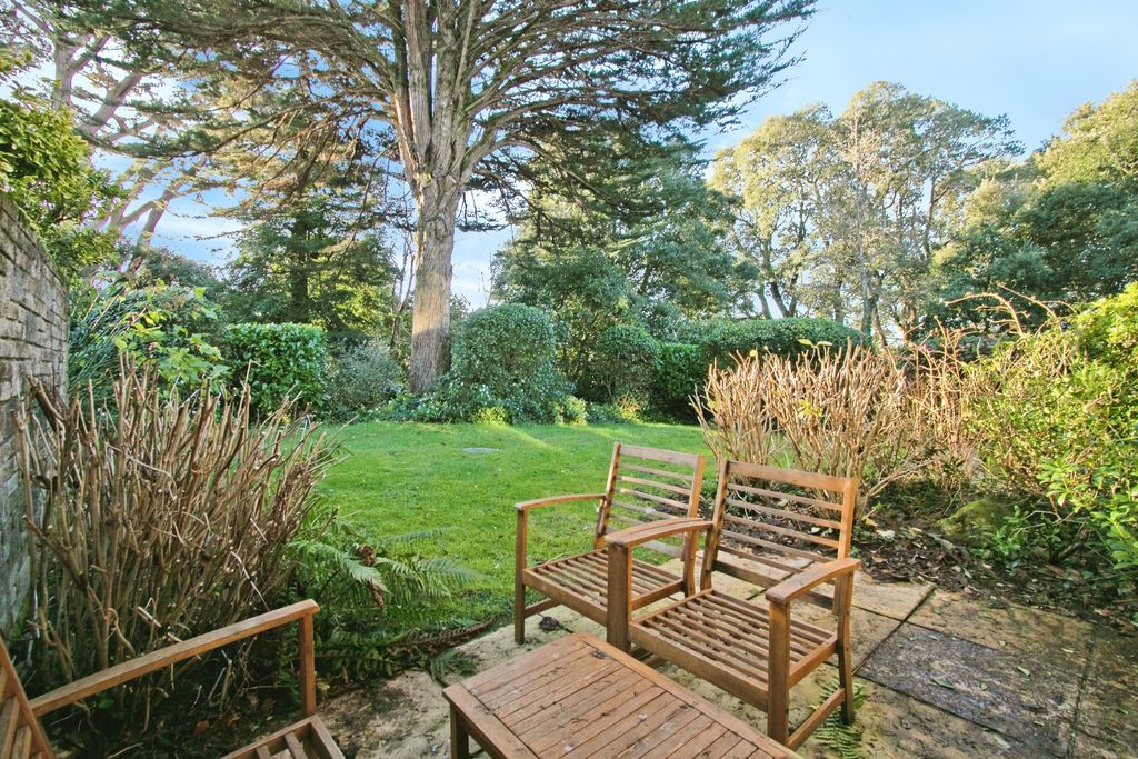 Property photo 3 of 17 Photography