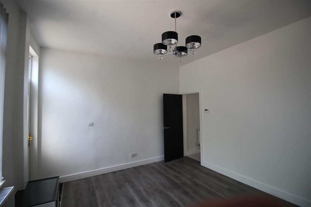 Property photo 3 of 11 Img_9953.Jpg