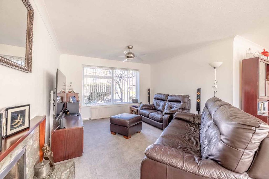 Property photo 3 of 22