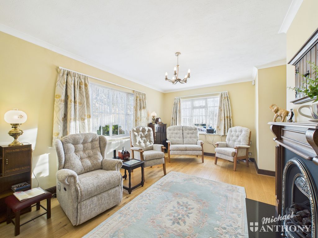 Property photo 2 of 23 Cam02773G0-Pr0375-Still004