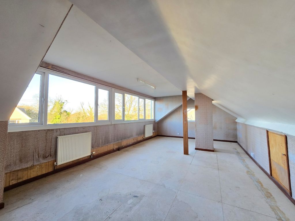 Property photo 2 of 15 4981412