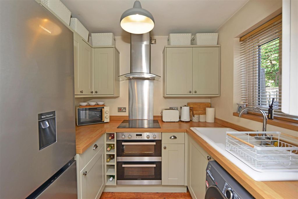 Property photo 3 of 24 Fitted Dining / Kitchen: