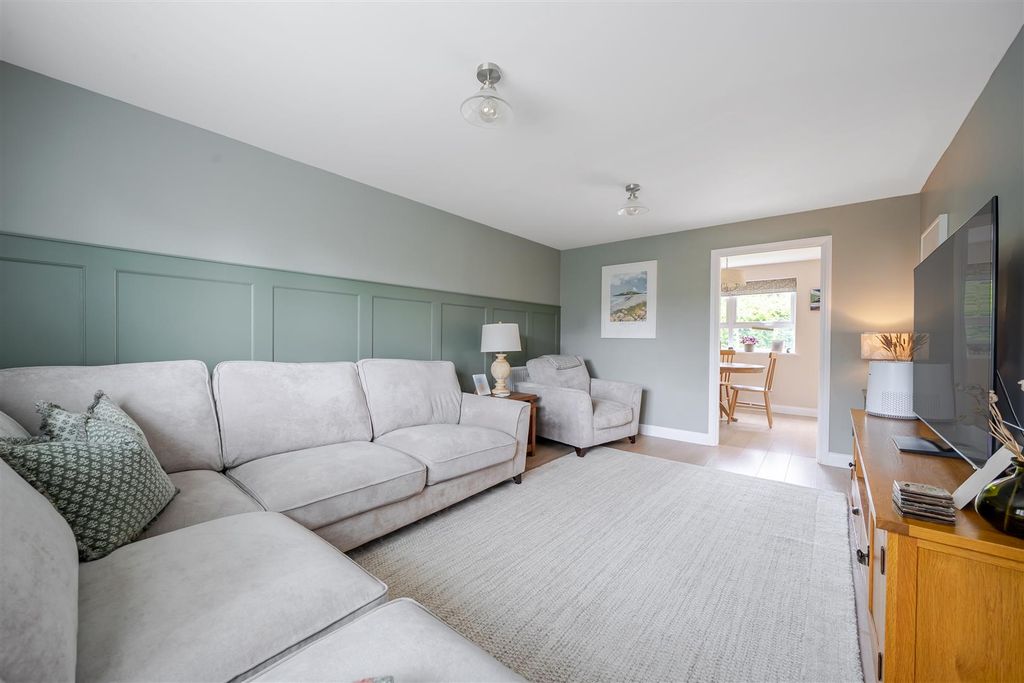 Property photo 3 of 21 Shortlands Sitting Room..Jpg