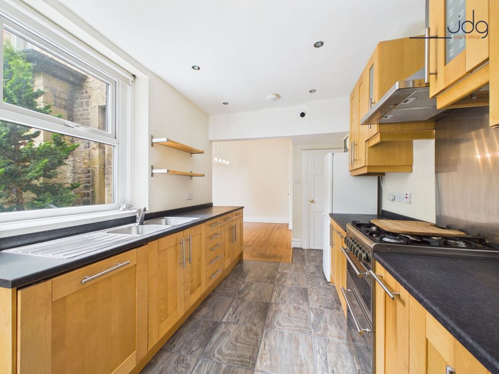 Property photo 2 of 16 Kitchen