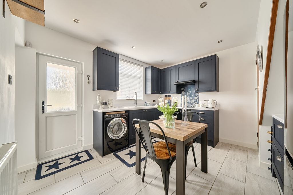 Property photo 3 of 18 1436810-5-69Cb8ce357655