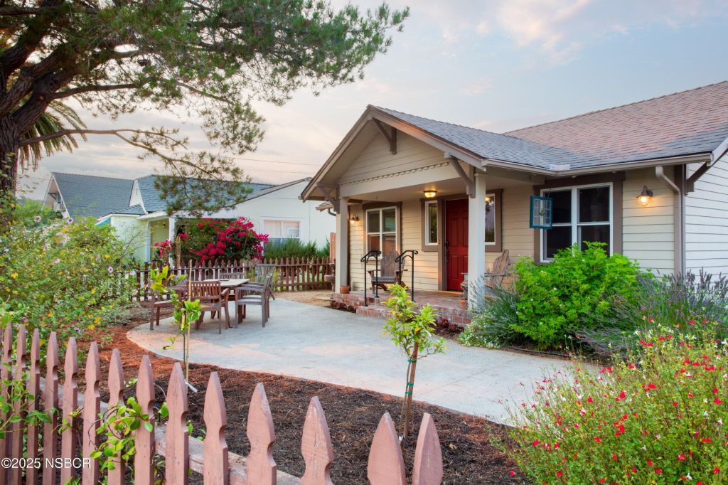 Property photo 1 of 10