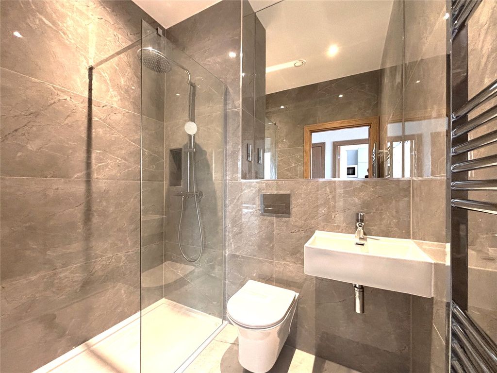 Property photo 2 of 29 Picture No. 05