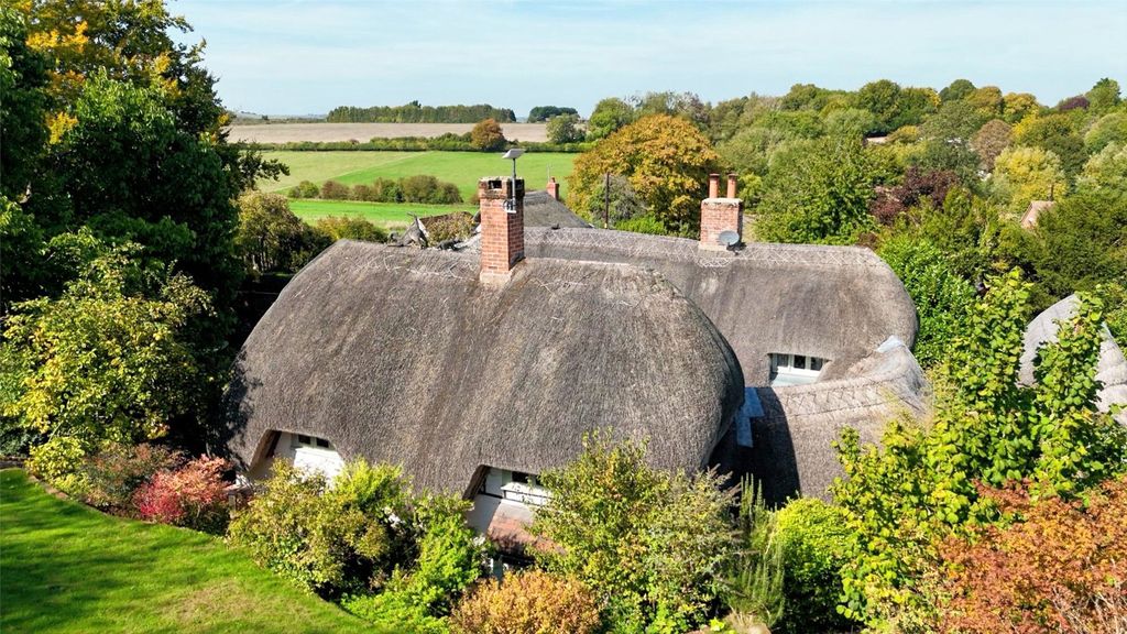 Property photo 1 of 35 Picture No. 23