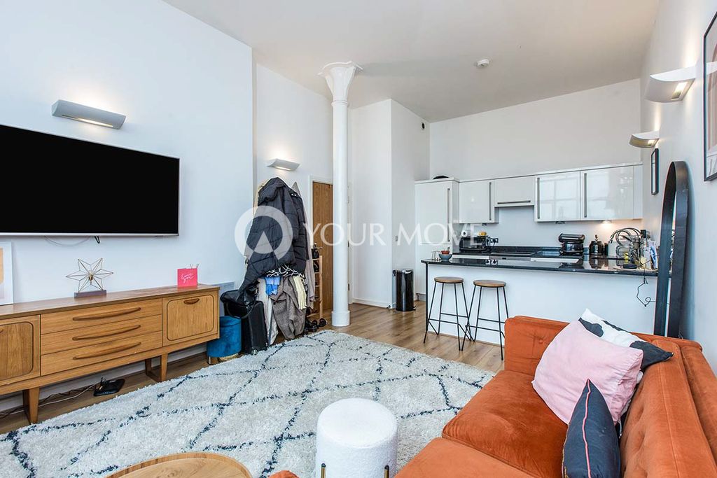 Property photo 2 of 11 Open Plan Lounge