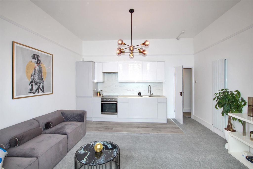 Property photo 3 of 10 Living Room