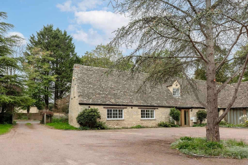 Property photo 3 of 26