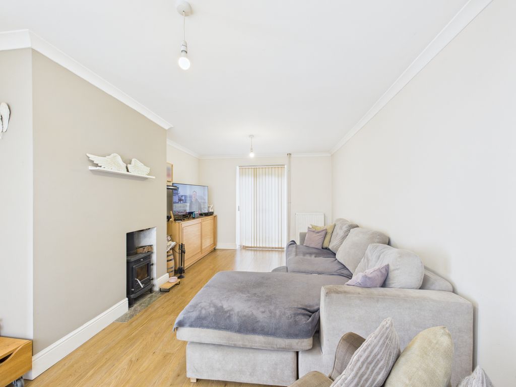 Property photo 2 of 13 Cam01354G0-Pr0613-Still004