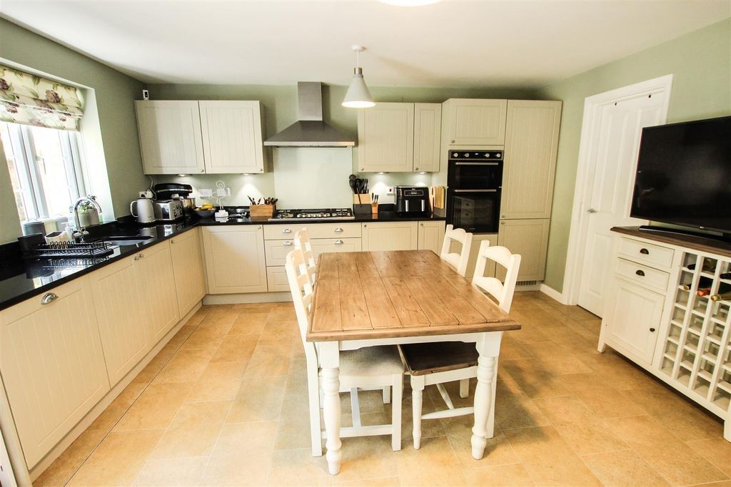 Property photo 2 of 26 Open Plan Dining Kitchen