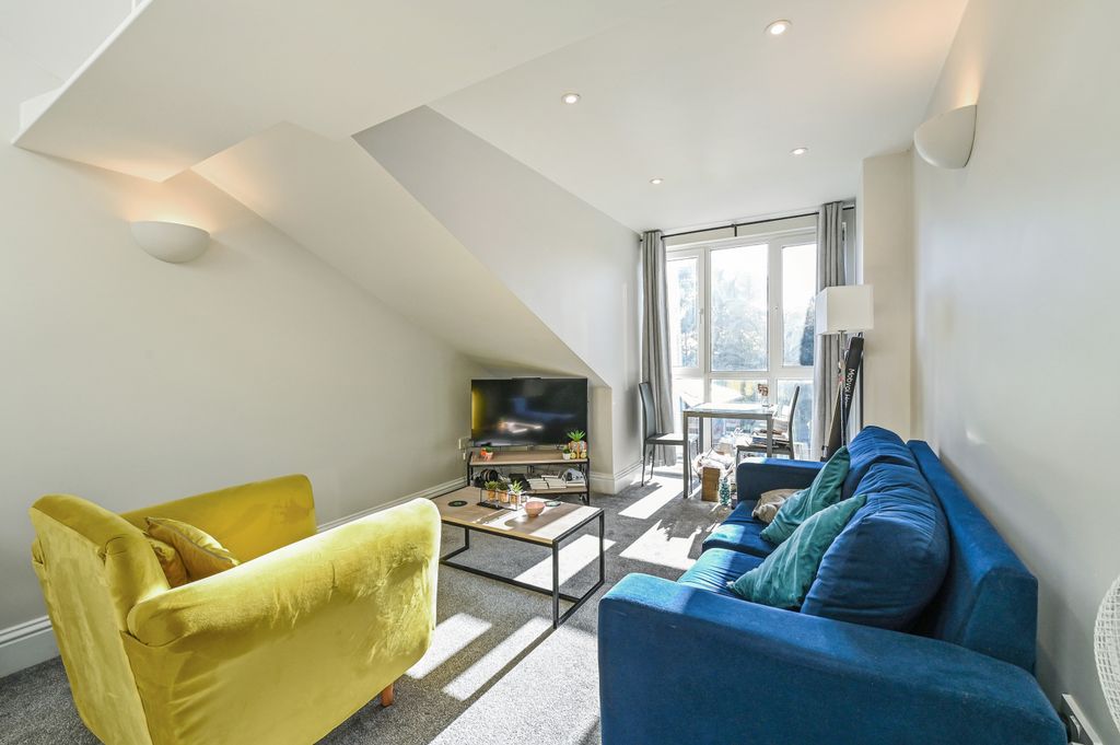 Property photo 3 of 8