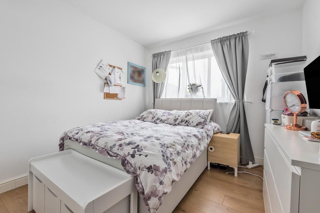 Property photo 3 of 9 Bedroom