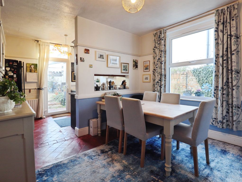 Property photo 2 of 31