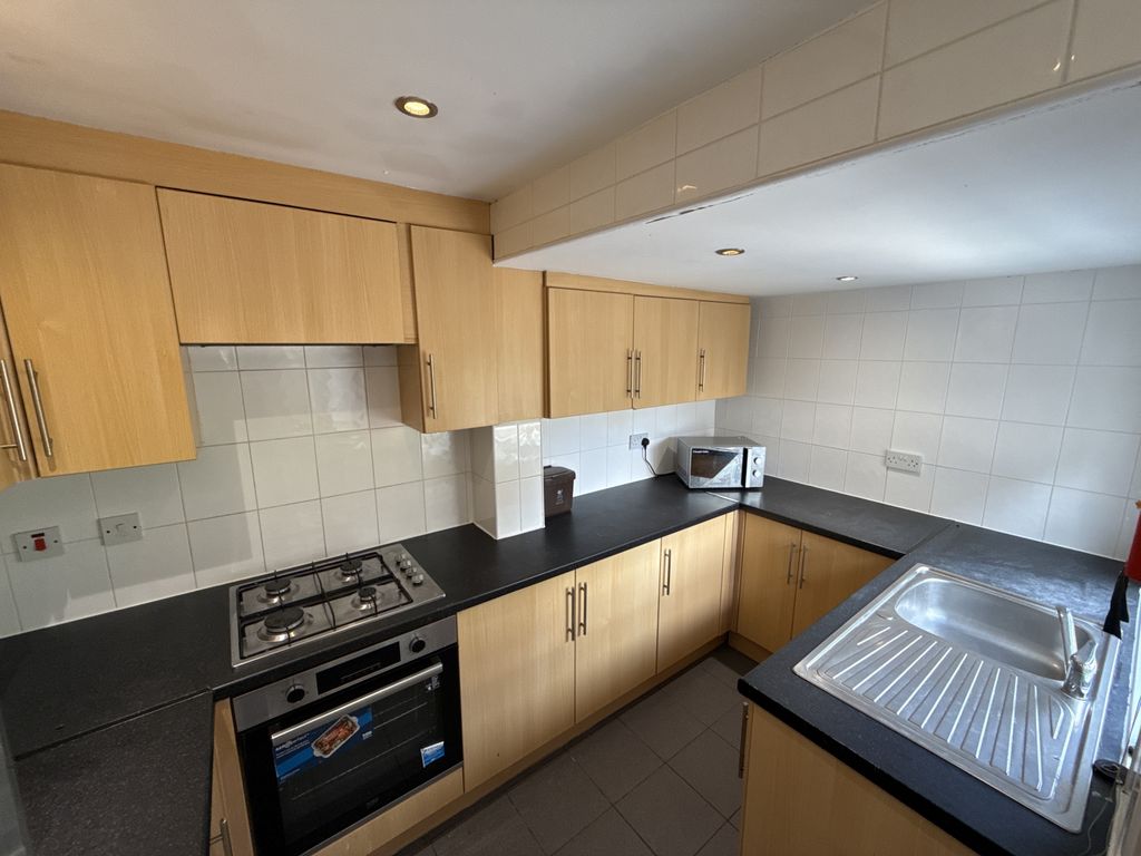 Property photo 1 of 10 4 Bedroom Student Accommodation.
