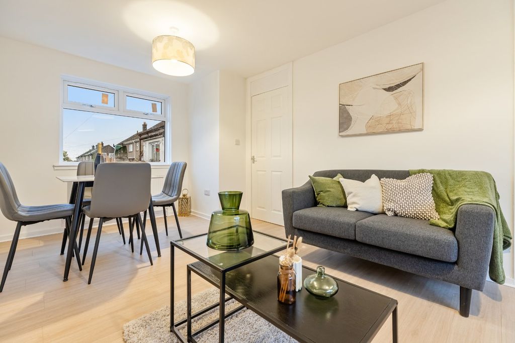 Property photo 3 of 23 Picture No. 12