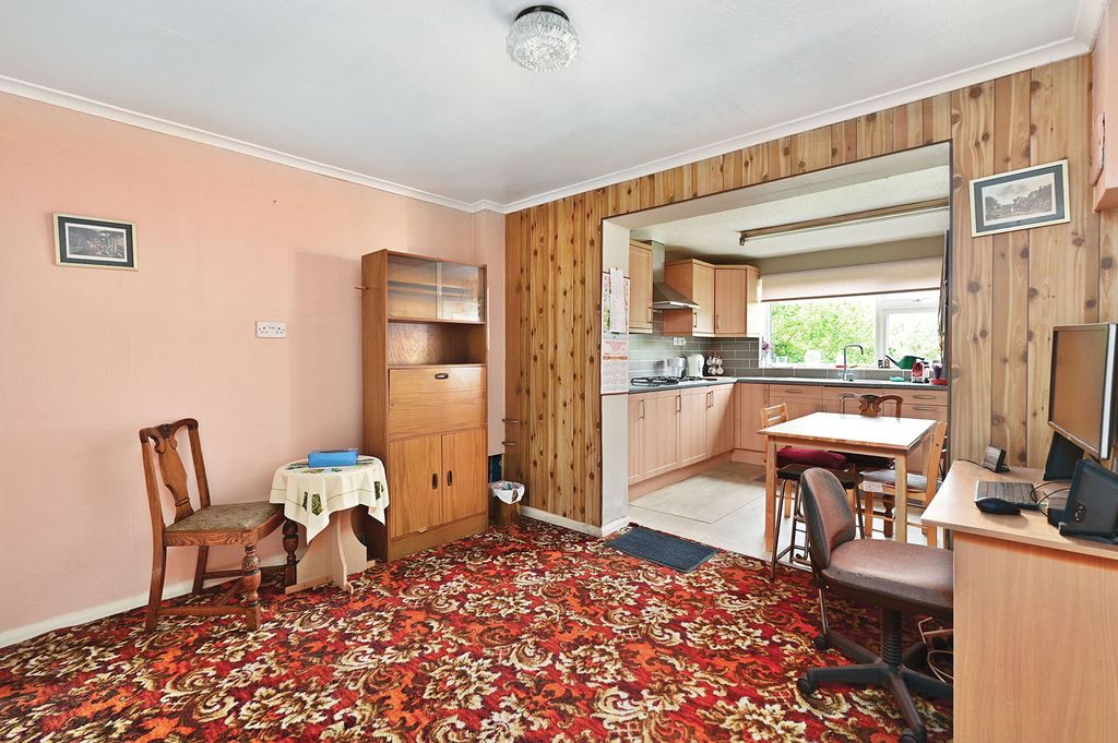 Property photo 3 of 10 140 Kingsway (7)