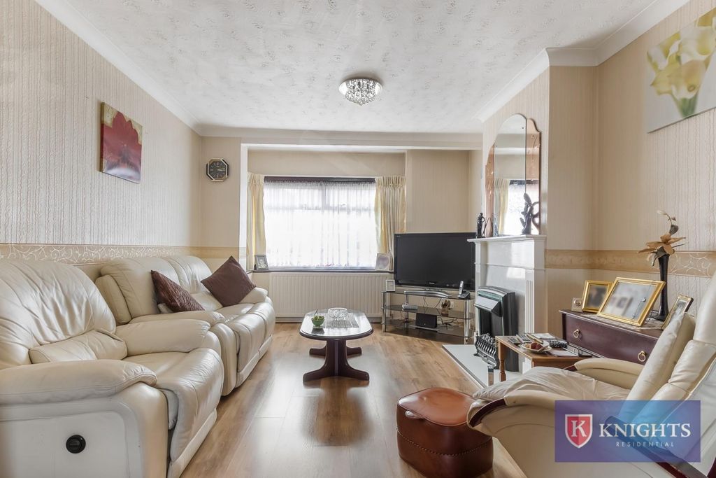 Property photo 2 of 20