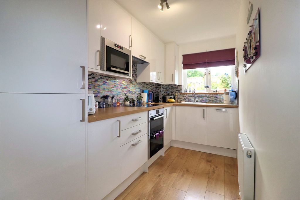 Property photo 2 of 16 Picture No. 05