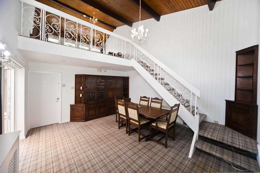 Property photo 3 of 26