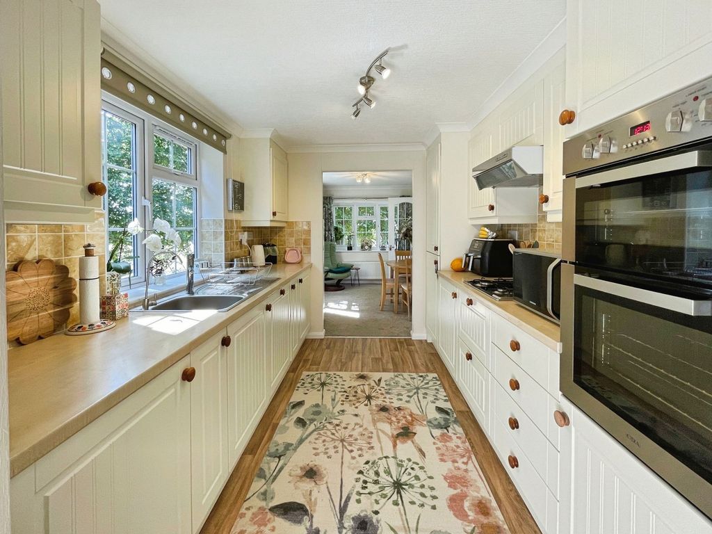 Property photo 2 of 22