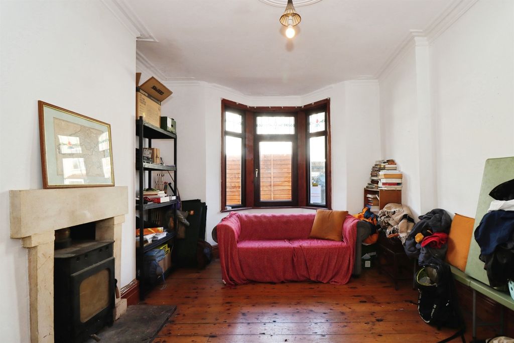 Property photo 3 of 17