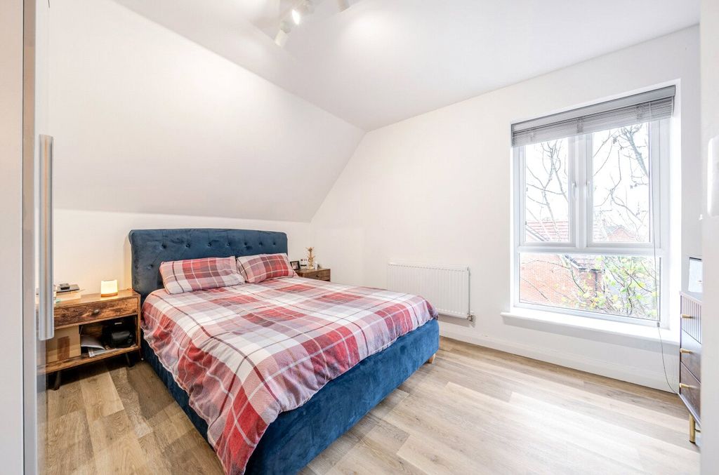 Property photo 3 of 13 1381446-3-691c5B9...