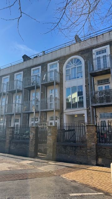 Property photo 2 of 10