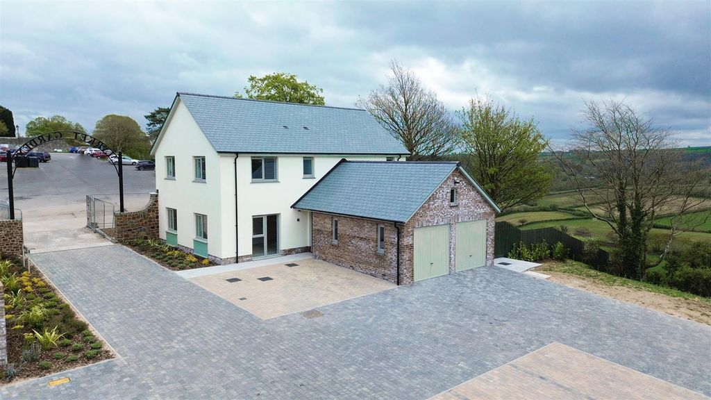 Property photo 3 of 9 Market Garden Development Torrington