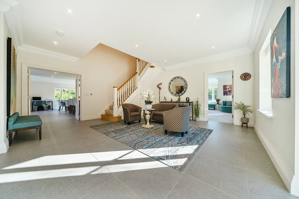 Property photo 3 of 20