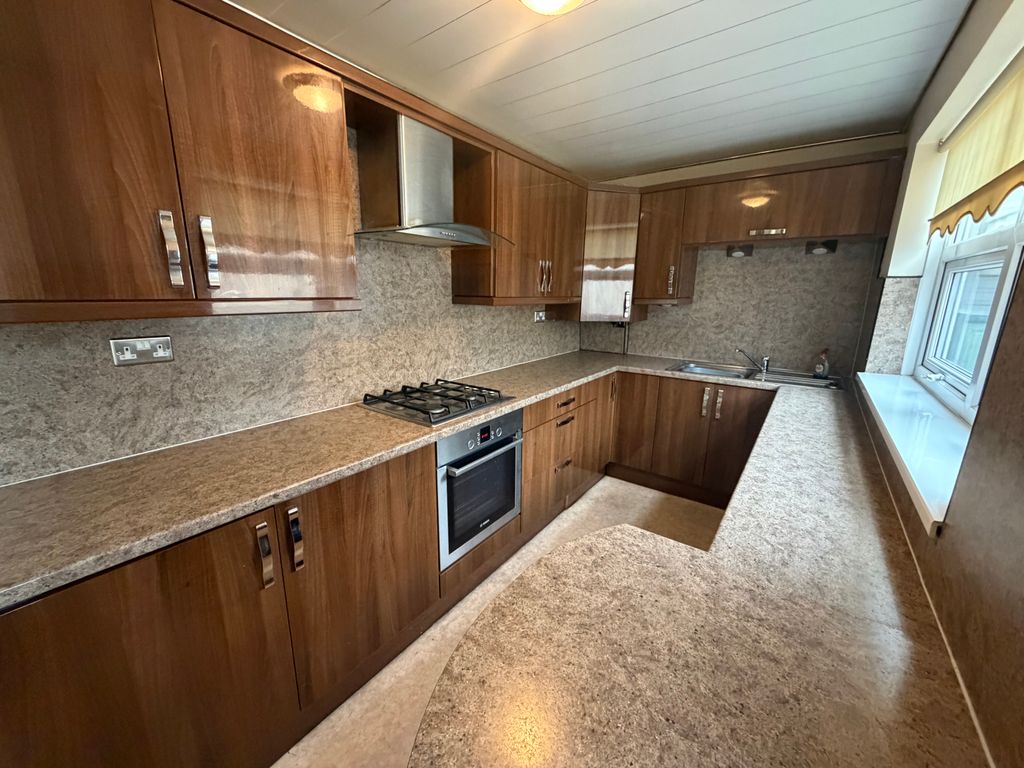 Property photo 3 of 10 Img_9952