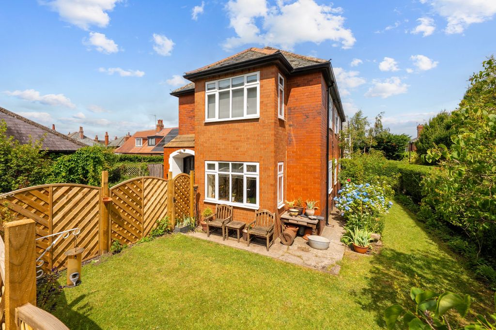Property photo 1 of 25