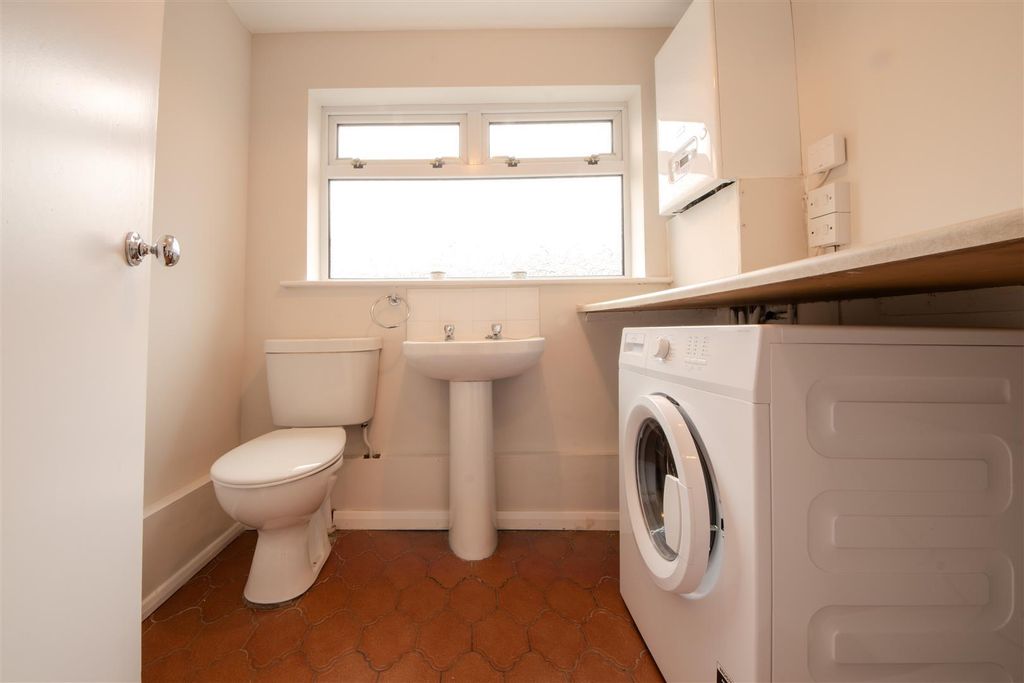 Property photo 3 of 11 Ground Floor