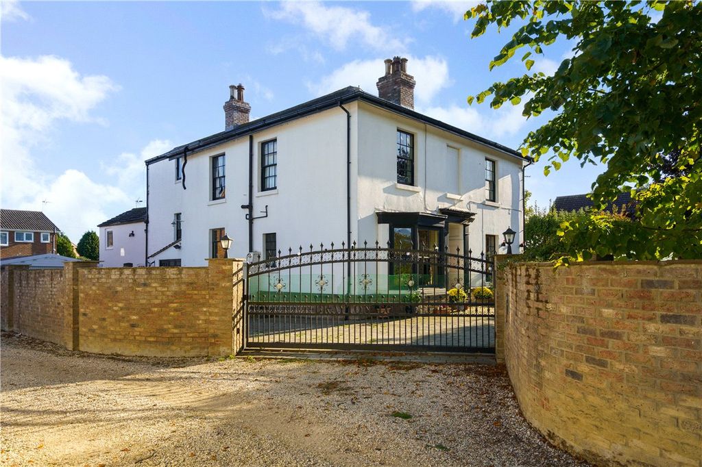 Property photo 3 of 24 Picture No. 02