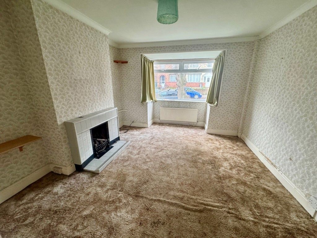 Property photo 2 of 10 Living Room