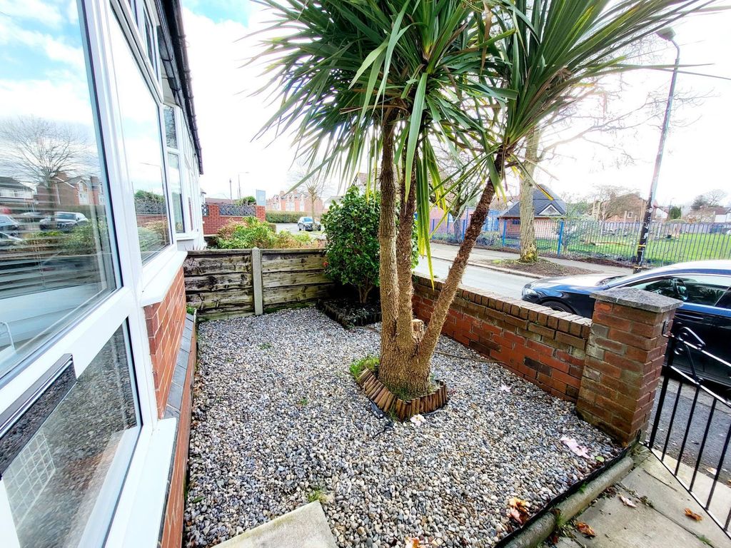 Property photo 3 of 27