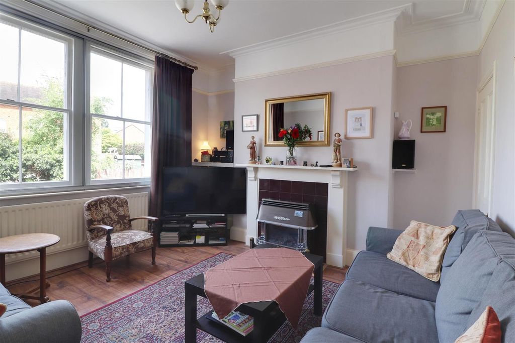 Property photo 2 of 19