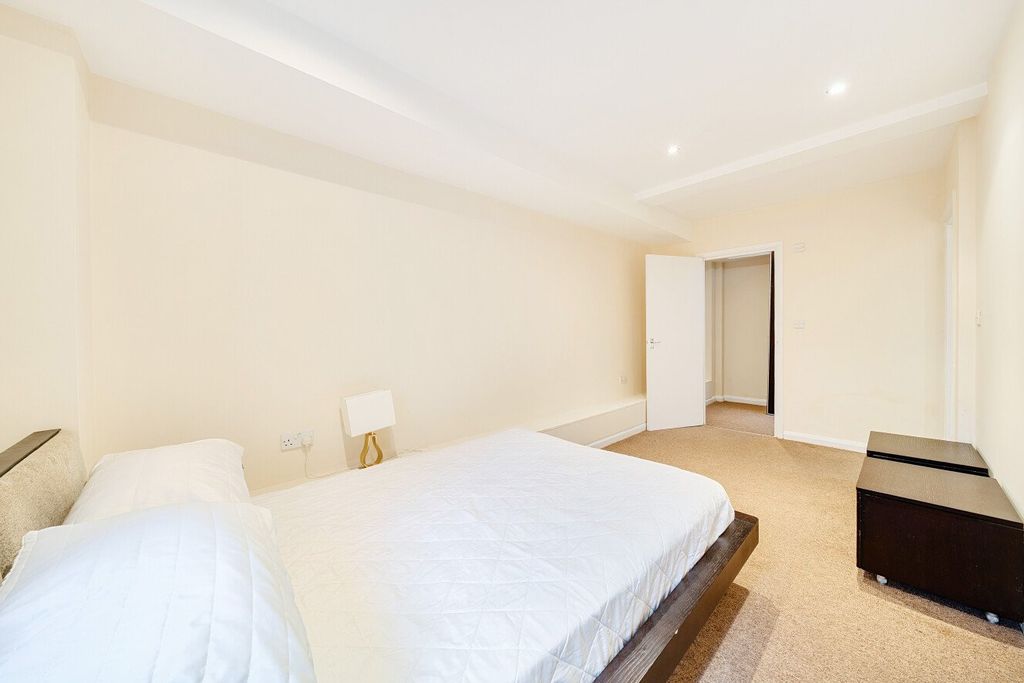 Property photo 2 of 13 Picture No. 20