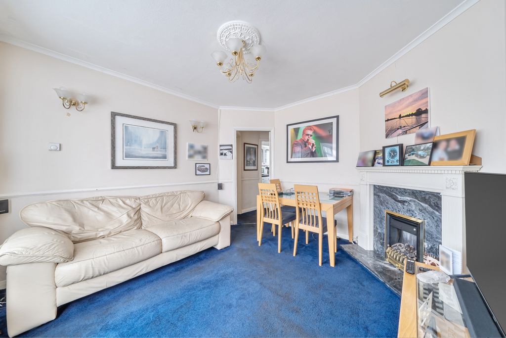 Property photo 2 of 19 Photo 3