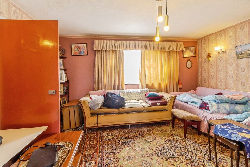 Property photo 2 of 19 Pbox-Img.Jpg