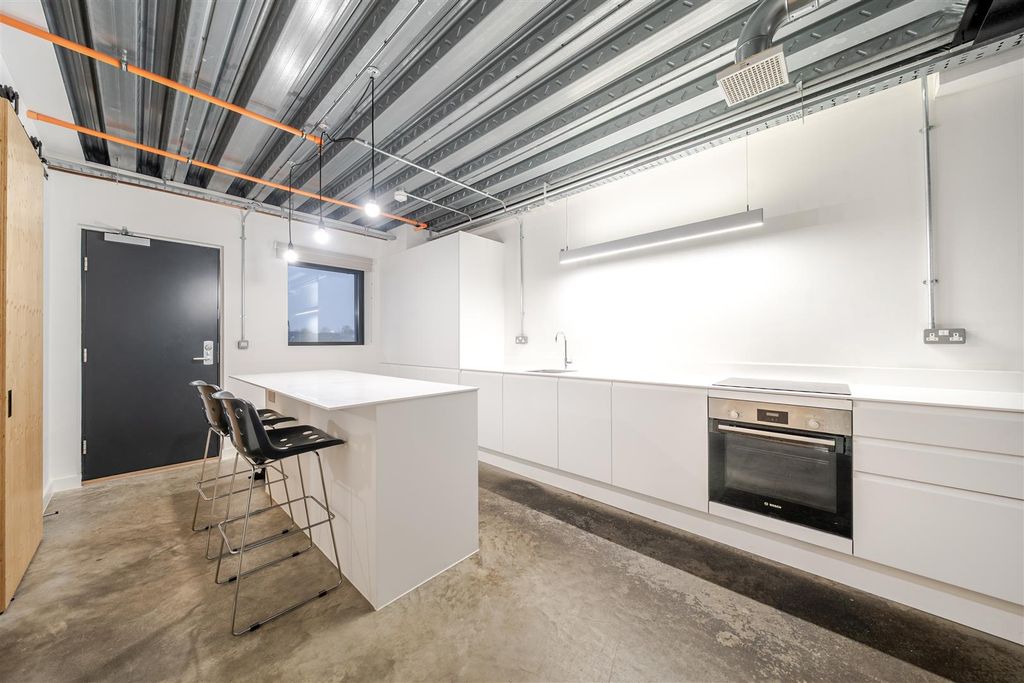 Property photo 3 of 9 1408043-8-69822c073E7B2.Jpg