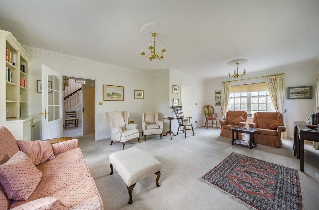 Property photo 2 of 16 Sitting Room