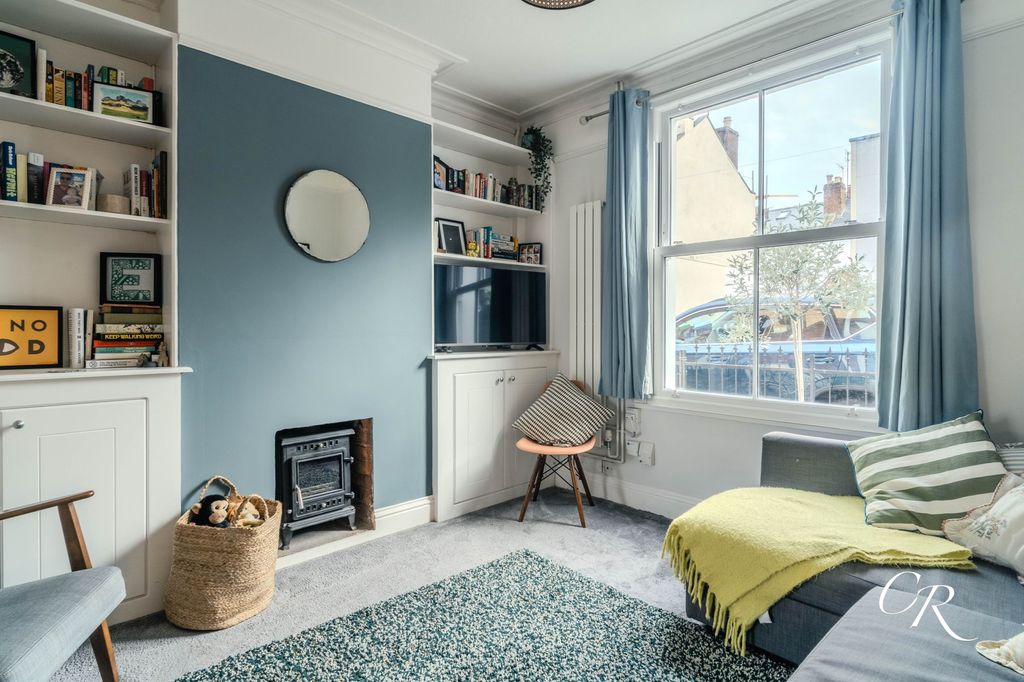 Property photo 3 of 14