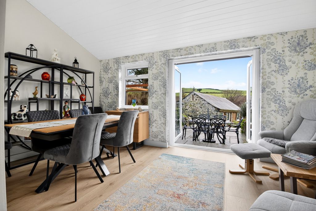 Property photo 2 of 30