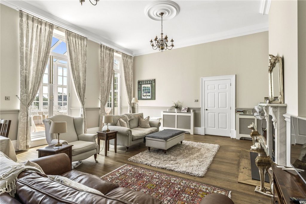 Property photo 2 of 24 Drawing Room