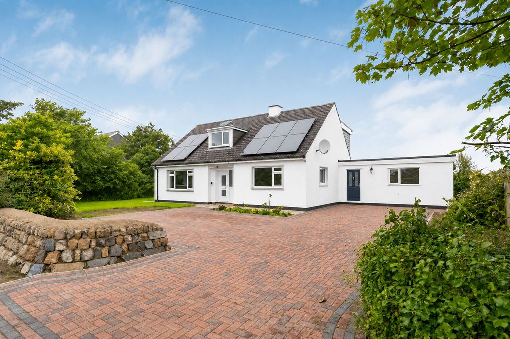 Property photo 1 of 32
