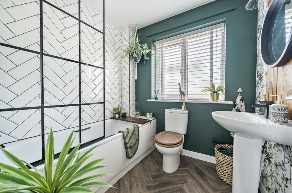 Property photo 3 of 21 1317693-10-6867A3...